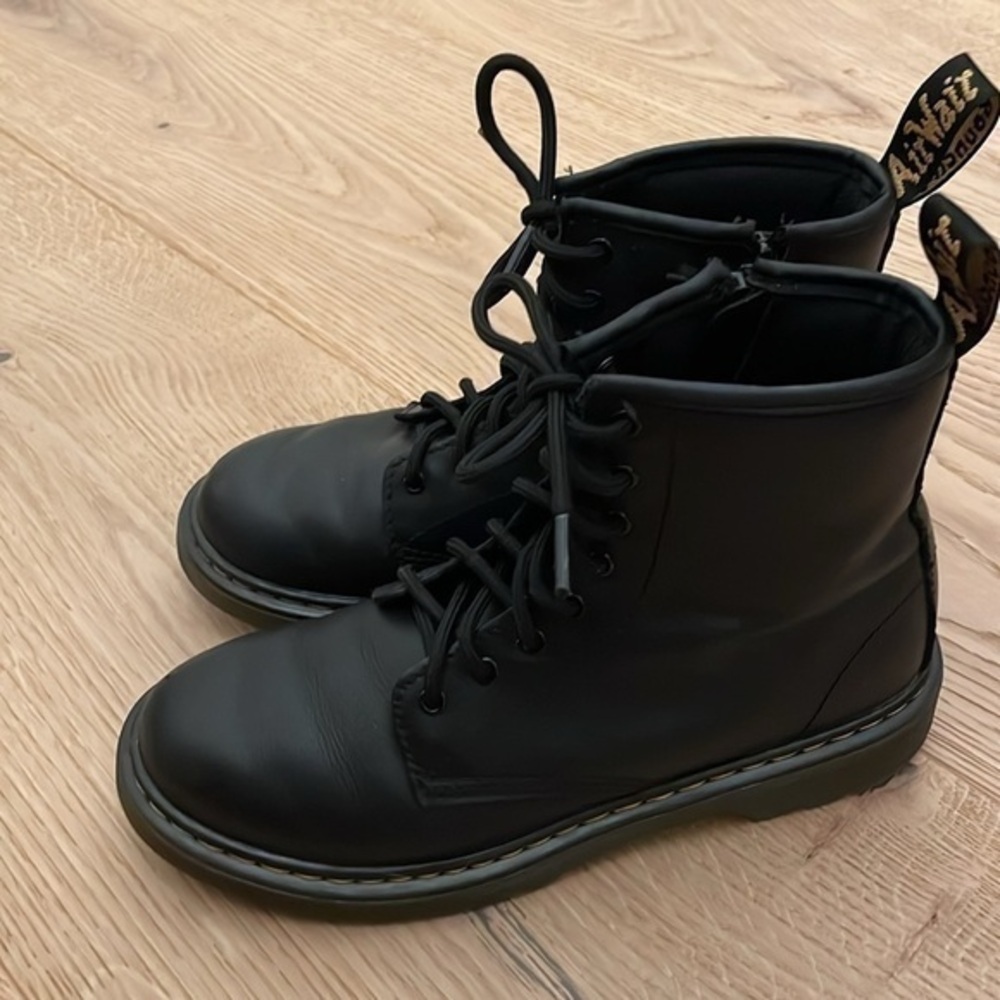 Dr Martens 1460 J Black Leather Boots Size 5 Women’s Lace Up Combat